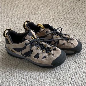 Men’s Salomon Hiking shoe